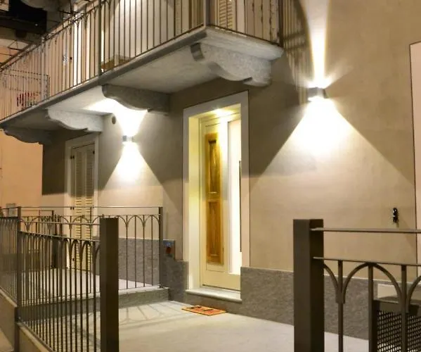 Romana أَويستا