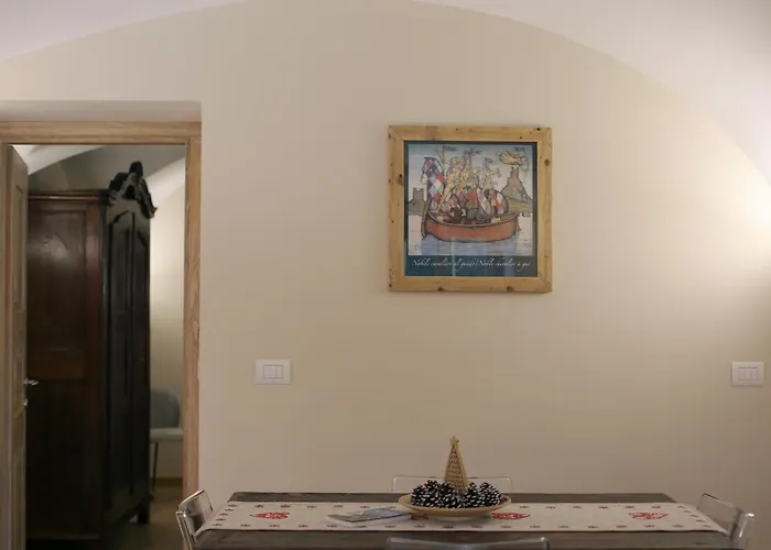 Romana * أَويستا