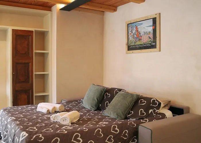 Romana * أَويستا