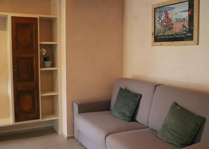 Romana أَويستا