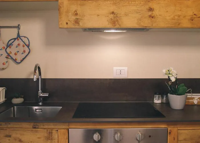 Romana * أَويستا