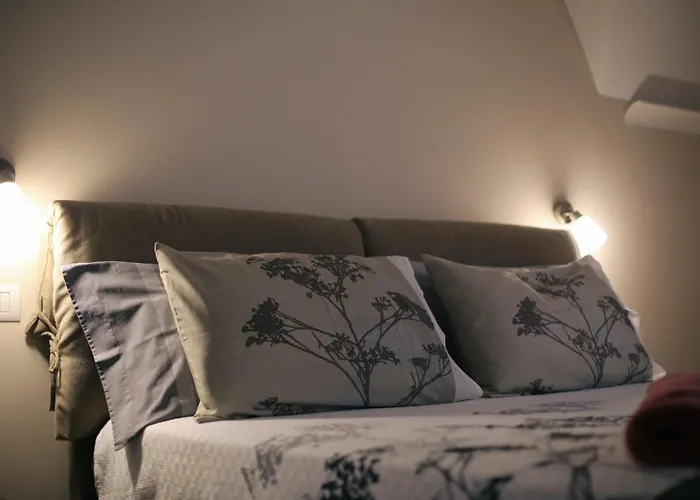 Romana أَويستا