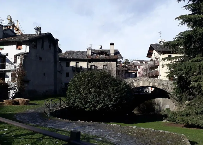 Romana * أَويستا